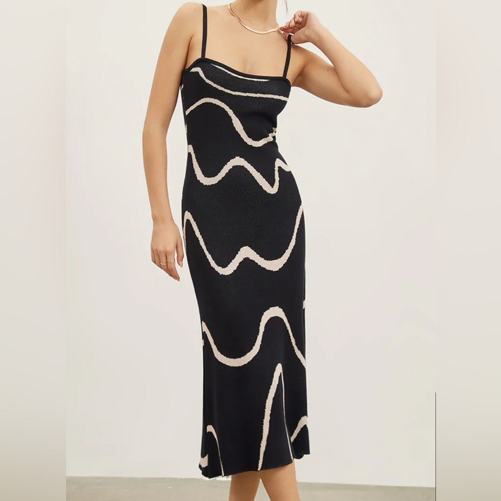 Black Wavy Knit Mermaid Hem Strap Midi Dress Small